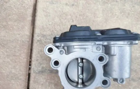 Ford Focus Electric throttle body valve H6BG-9F991-AA