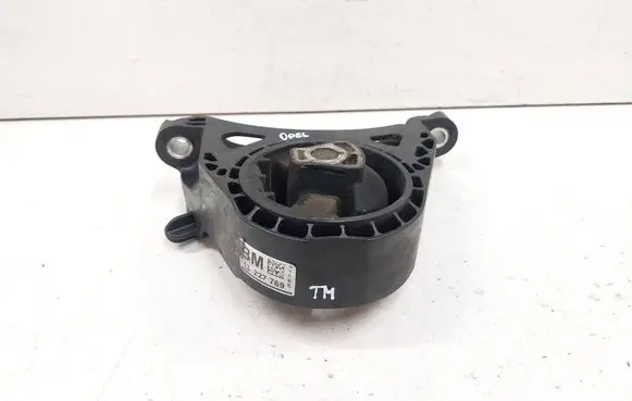 Opel Insignia A Engine mount bracket 13227769