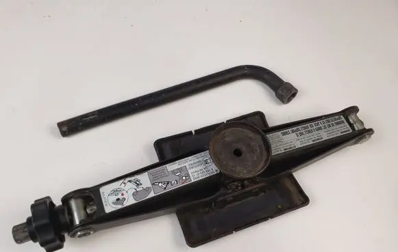 Mercedes-Benz A W169 Lift Jack 