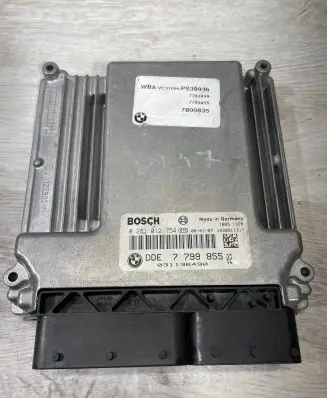 BMW 5 E60 E61 Engine control unit/module 7799855 031136490 0281012754