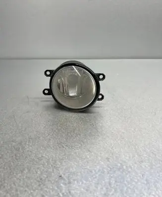 Toyota Avensis T250 Front fog light ---