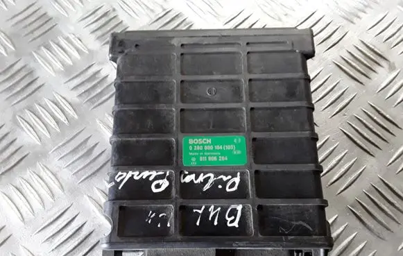 Volkswagen Golf II Engine control unit/module 0280800104105 811906264