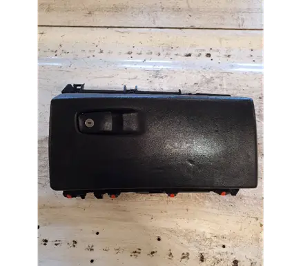BMW X5 F15 Glove box