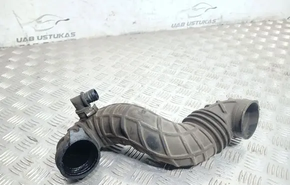 Audi A6 S6 C4 4A Turbo air intake inlet pipe/hose 4A0145747A
