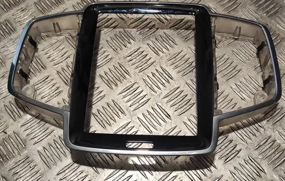 Volvo XC90 Radio/GPS head unit trim 31393582