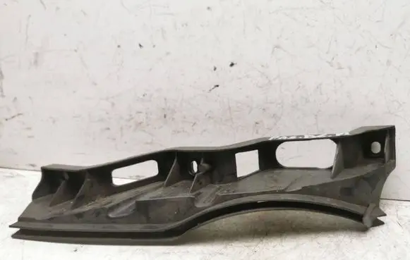 Volkswagen PASSAT B6 Front bumper mounting bracket 3c0807890