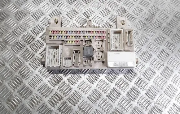 Ford Focus C-MAX Fuse module 3M5T14A073DG