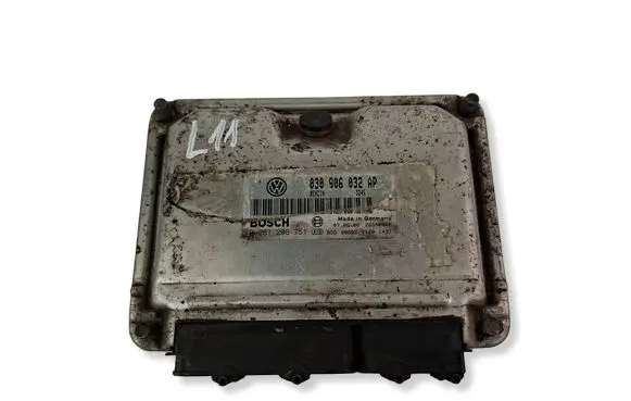 Volkswagen Polo III 6N 6N2 6NF Engine control unit/module 030906032AP 0261206751
