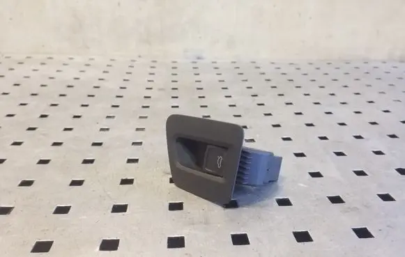 Volkswagen PASSAT B8 Tailgate opening switch 3G0959831 3G2867426