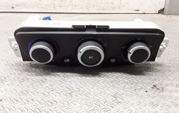 Renault Scenic III - Grand scenic III Climate control unit E1072183A 12091911