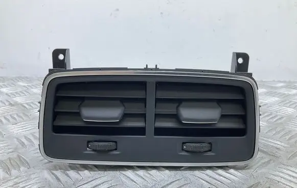 Audi A7 S7 4K8 Rear air vent grill 4K0819203
