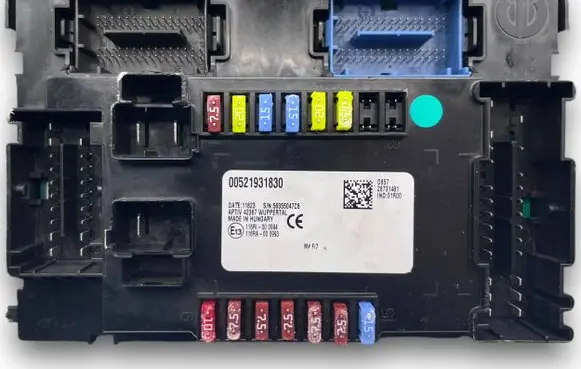 Fiat 500E Fuse box set 00521931830