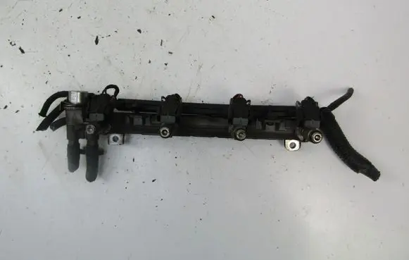 Volkswagen Golf IV Fuel main line pipe 
