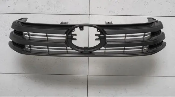 Toyota Hilux (AN120, AN130) Front bumper upper radiator grill 531110K720