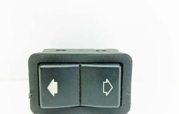BMW 5 E39 Electric window control switch 8368974