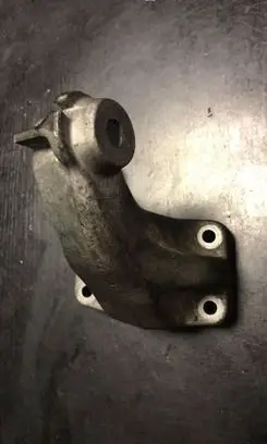 Mercedes-Benz E W211 Engine mounting bracket A6422230004