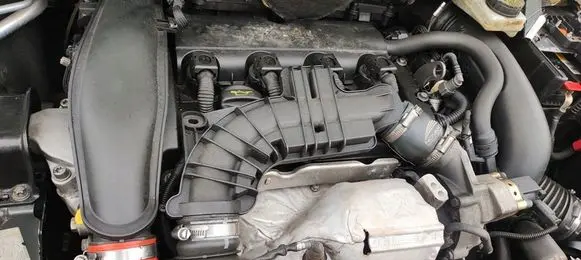 Peugeot 308 Engine