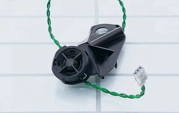 Front door high frequency speaker