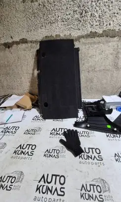 BMW 3 E90 E91 Trunk/boot floor carpet liner 7068883