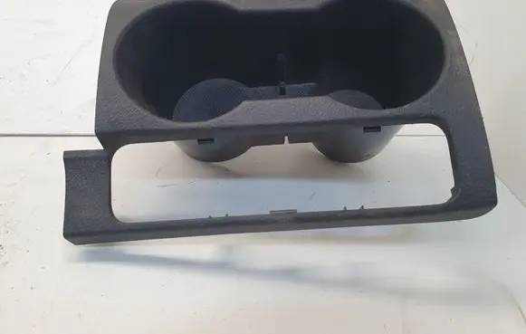 Cup holder front