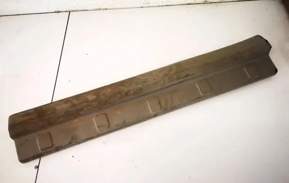 Front sill trim cover