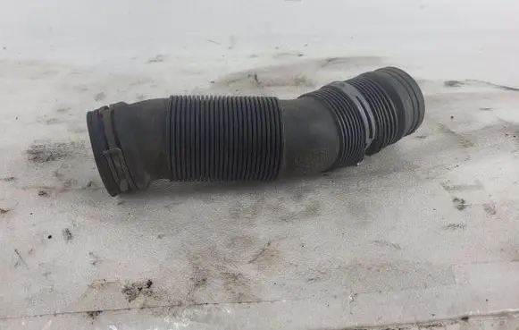 Skoda Fabia Mk1 (6Y) Air intake hose/pipe 6Q0129684B PX0446052