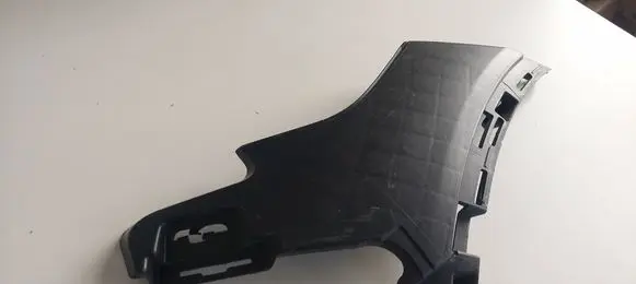 Front bumper mounting bracket