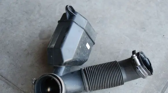 Opel Corsa E Intake resonator 13427558