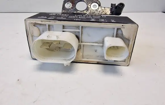 Volkswagen Polo V 6R Coolant fan relay 1J0919506M