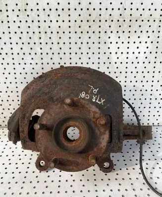 Nissan X-Trail T31 Front wheel hub spindle knuckle
