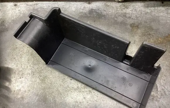 Volvo XC90 Battery box tray 8697004