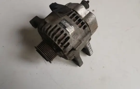 KIA Sorento Generator/alternator 373004A300 021309212