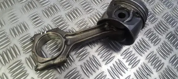 Opel Vectra C Piston with connecting rod 647