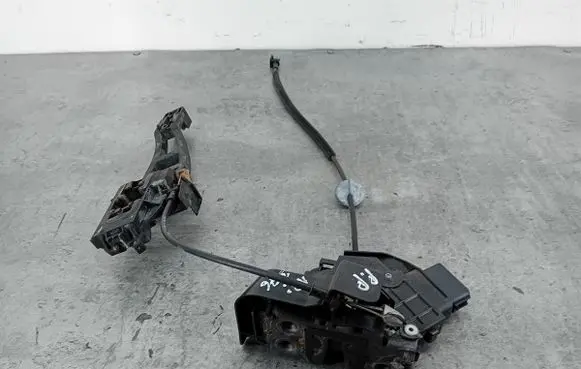 Ford Focus Front door lock 3M5AR21812AK