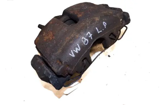 Volkswagen PASSAT B7 Front brake caliper