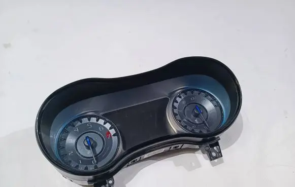 Chrysler 300C Speedometer (instrument cluster) 68310220AD