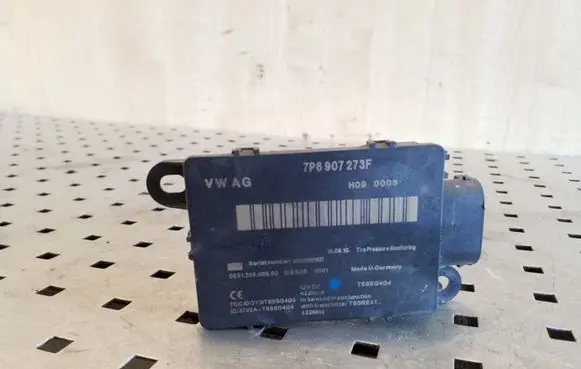 Volkswagen Touareg II Tire pressure control unit 7P6907273F