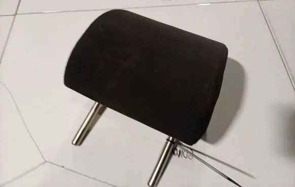 Volkswagen PASSAT B6 Front seat headrest 
