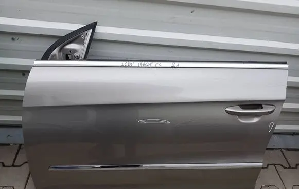 Volkswagen PASSAT CC Front door 