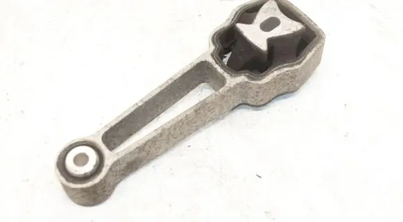 Land Rover Evoque I Engine mount bracket