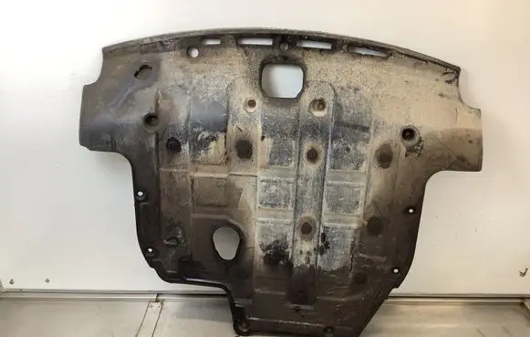 Hyundai Santa Fe Engine splash shield/under tray 