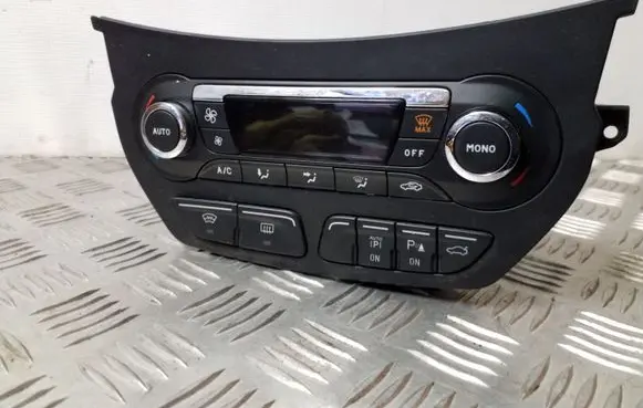 Ford C-MAX II Climate control unit AM5T18C612BE WD9A05874