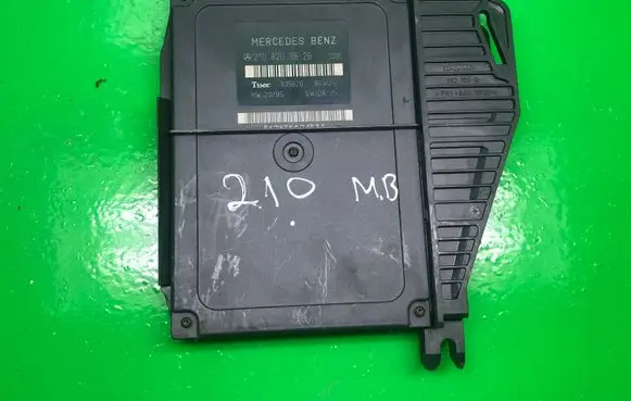 Mercedes-Benz E W211 Comfort/convenience module 2108203826 335626 A2108203826
