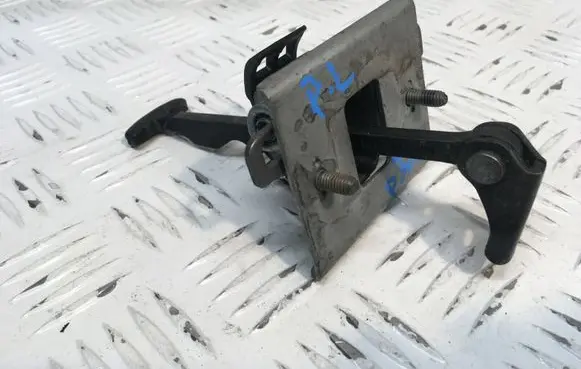 Peugeot 308 Front door check strap stopper