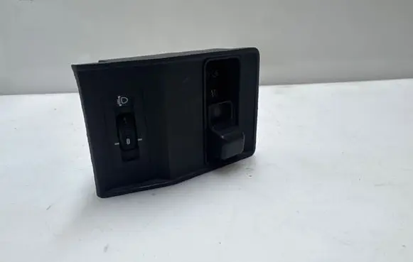 BMW 5 E34 Fog light switch 8110498