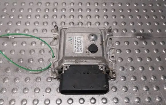 Mercedes-Benz E W212 Adblue control unit A0009007006 0281031383