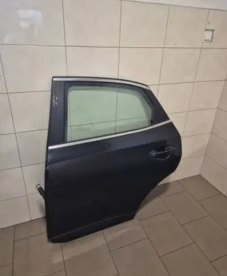 KIA Xceed Rear door