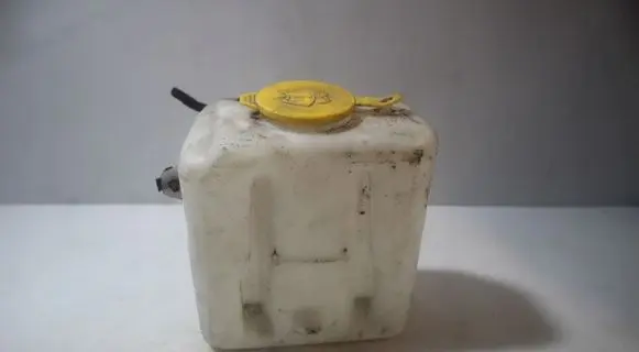 Opel Tigra B Windshield washer fluid reservoir/tank