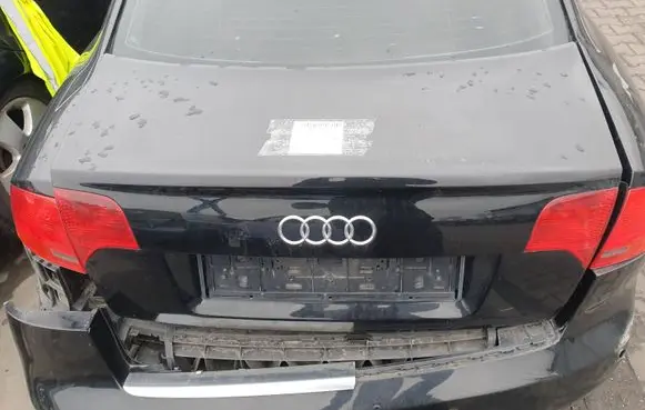 Audi A4 S4 B7 8E 8H Tailgate/trunk/boot lid LY9B CZARNY SEDAN