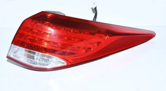 Hyundai i40 Rear/tail lights 92402-3Z0